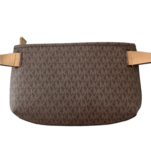 NWT Michael Kors small belt bag - Picture 2 of 8